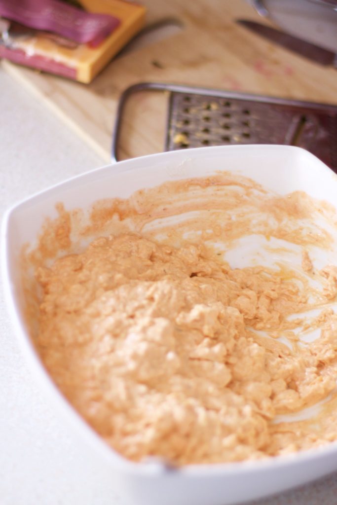 Cheesy Buffalo Chicken Wing Dip (Easy, Gluten-Free)