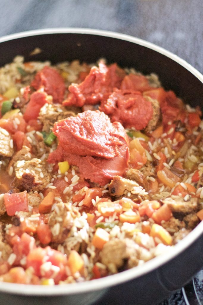 Homemade spicy sausage jambalaya is savoury and mouth watering. An easy and healthy one pot dinner recipe that's perfect for spicy food lovers, easy to cook up and a hearty, wholesome, and gluten-free meal. Family Friendly | Gluten-Free Rice | Main Dish | Dinner Recipe | Southern Dish | Southern Recipes | Cajun | Seasoning | From Scratch | Spicy Sausage | One Pot Meal |