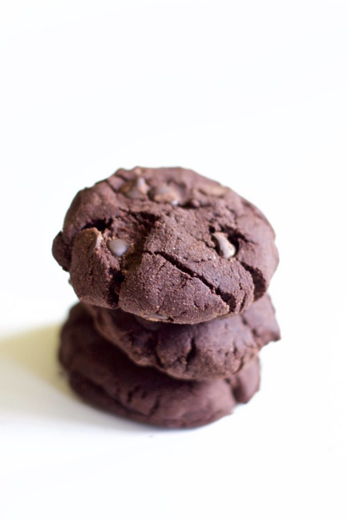 Low-Carb Double Chocolate Cookies are low calorie and low fat delicious chocolatey goodness without the guilt!
