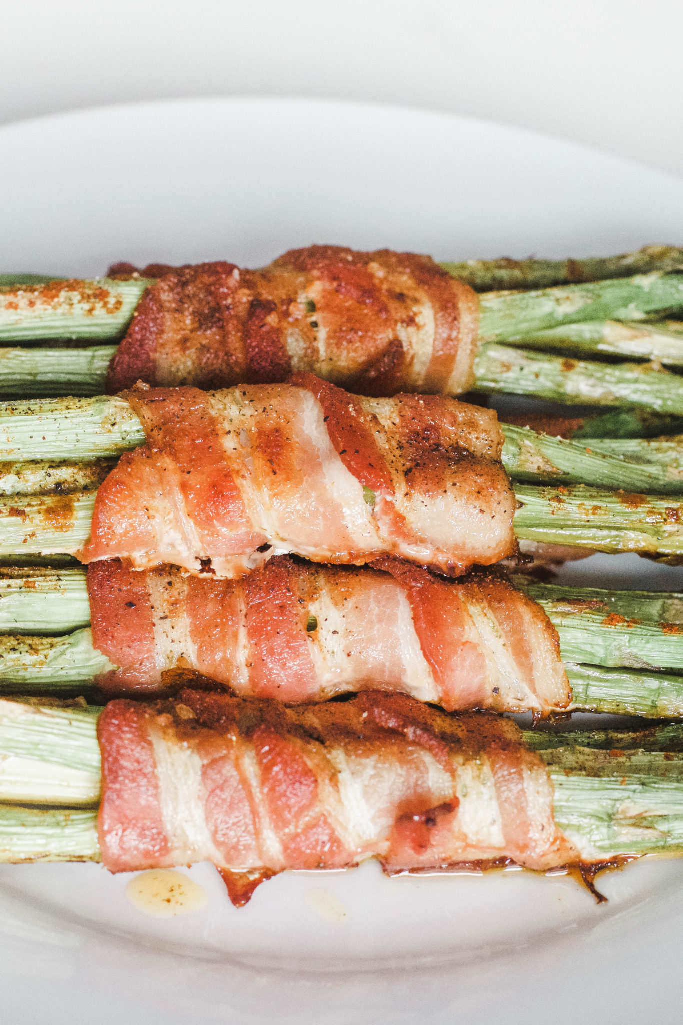 Bacon Wrapped Asparagus is the perfect side dish at dinnertime. Great for lunch or meal prepping as well. They're full of flavour and only 20 minutes to make! Brakfast | Lunch | Dinner | Sides | Side Dish | Uncured Bacon | Organic | NON GMO | Paleo | Whole 30 | Gluten-free | GF | Easy | Quick | Vegetables | Veggies | Keto | Ketogenic Diet | Weight Loss | Lose Weight | Low Carb | Protein | 