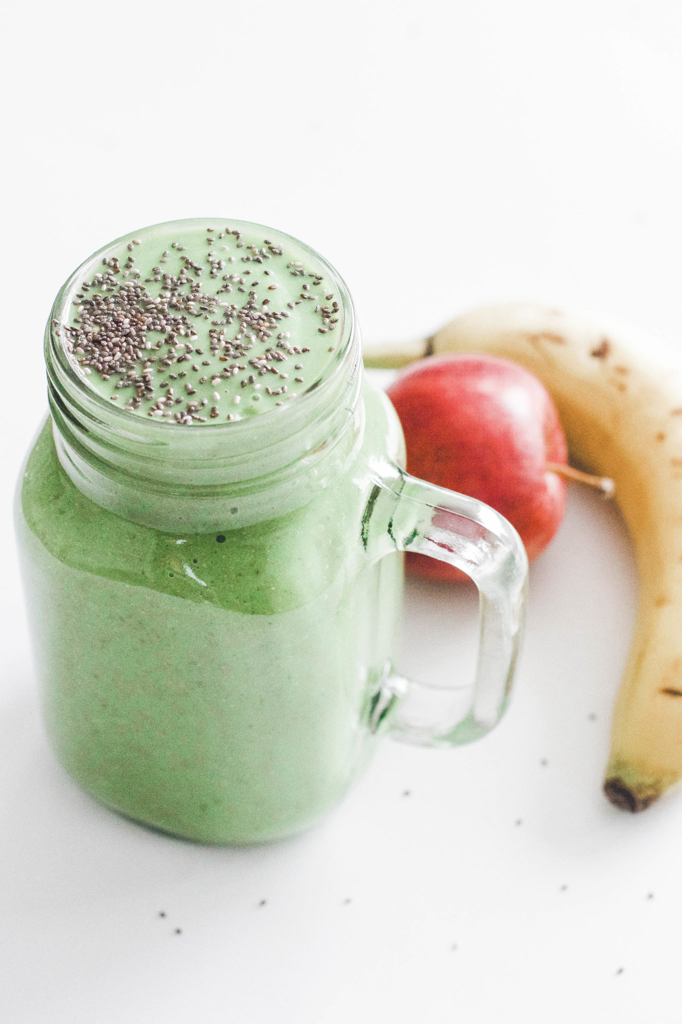 This everyday post-workout smoothie is quick and easy to make on the regular and necessary to better digestion, boost the metabolism, recover after exercise, and aid in weight loss. Green smoothie | Vegan | Whole 30 | Breakfast | Lunch | Meal Replacement | Low carb | Low calorie | Quick and Easy | Fibre | Protein | Fitness | Exercise | Get in Shape | Get Fit | Loose Weight | Detox | Cleanse | Healthy | Nutrition | Good for you | Post Workout | Morning smoothie | Paleo | Super Food | Recovery |