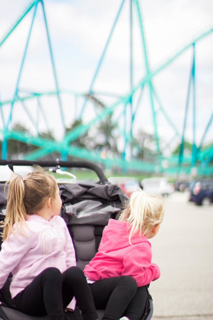 Canada’s Wonderland has so much to offer, like their Snoopy’s Dog Days of Summer live performance, Maple Park Treehouse which is a HUGE outside playground, and their delicious food options for hungry kiddos! Click to read tips for spending a full day of family fun at Wonderland | Parenting | Motherhood | Toronto | Canada | Vaughan | Amusement Park | Shows for Kids | Rollercoasters | Rides | Summer Fun | Family Fun | Family Trip | Family Travel | Travelling with Kids | What to Pack | Water Park |