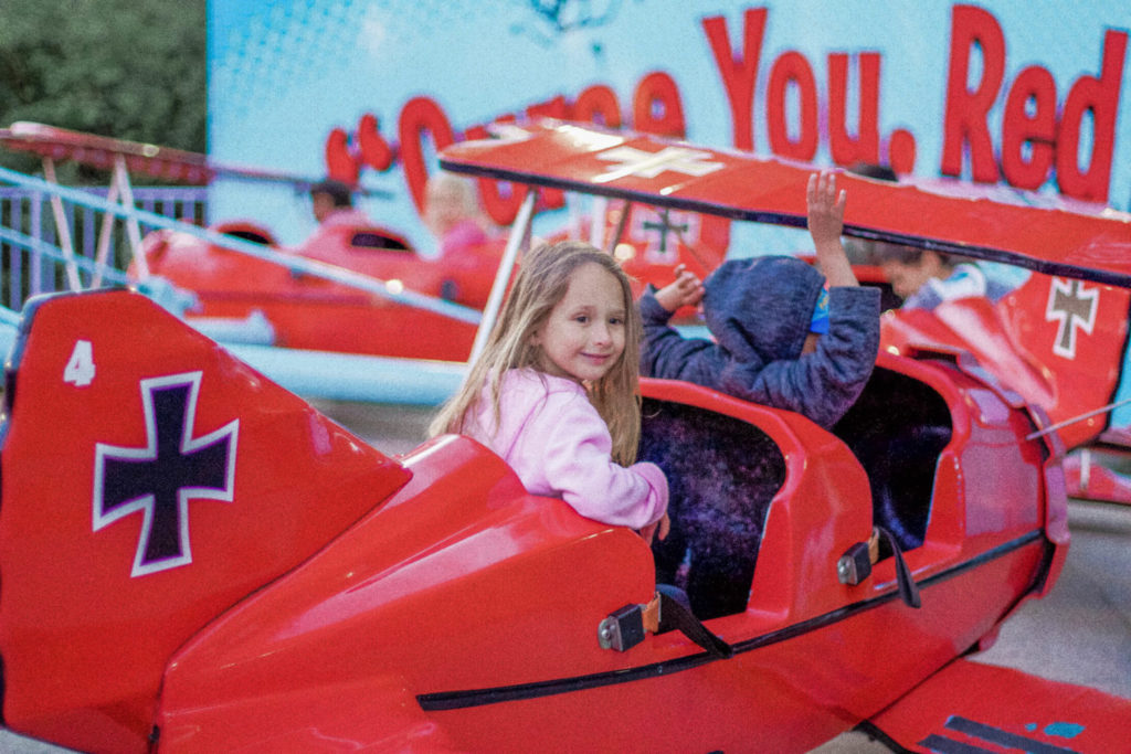 Canada’s Wonderland has so much to offer, like their Snoopy’s Dog Days of Summer live performance, Maple Park Treehouse which is a HUGE outside playground, and their delicious food options for hungry kiddos! Click to read tips for spending a full day of family fun at Wonderland | Parenting | Motherhood | Toronto | Canada | Vaughan | Amusement Park | Shows for Kids | Rollercoasters | Rides | Summer Fun | Family Fun | Family Trip | Family Travel | Travelling with Kids | What to Pack | Water Park |