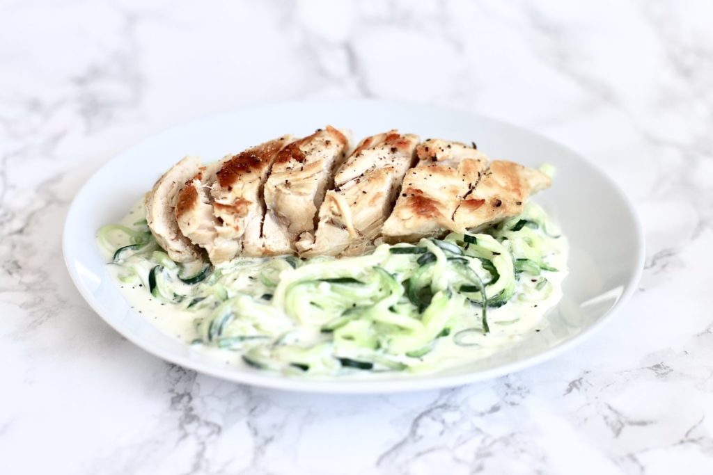 The easiest and healthiest dinner you can make! Zoodles, aka zucchini noodles, are the best dinner alternative to pasta, being keto friendly and low in carbs so you can lose the weight. Keto | Ketogrenic | Sugar Free | Alfredo Sauce | Low Carb | Lose Weight | Weight Loss | Meal Ideas | Healthy Recipe | Gluten-Free Recipes | Lunch | Chicken |