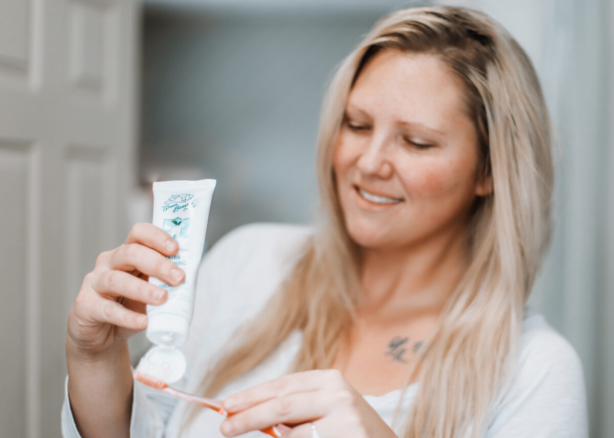 Switching to a natural, non-toxic home is easy with these simple, easy swaps. Eliminate toxins in the home for better health and wellness for you and your family. All Natural | Non Toxic Living | Detox | Detoxify | Detoxification | Healthy Living | Healthy Lifestyle | Toxic Free | Sustainable | Green Beaver Natural Fluoride-Free Toothpaste | Clean Living | Plant Based Living | Plant-Based | Motherhood | Healthy Home | Mindful Living | 