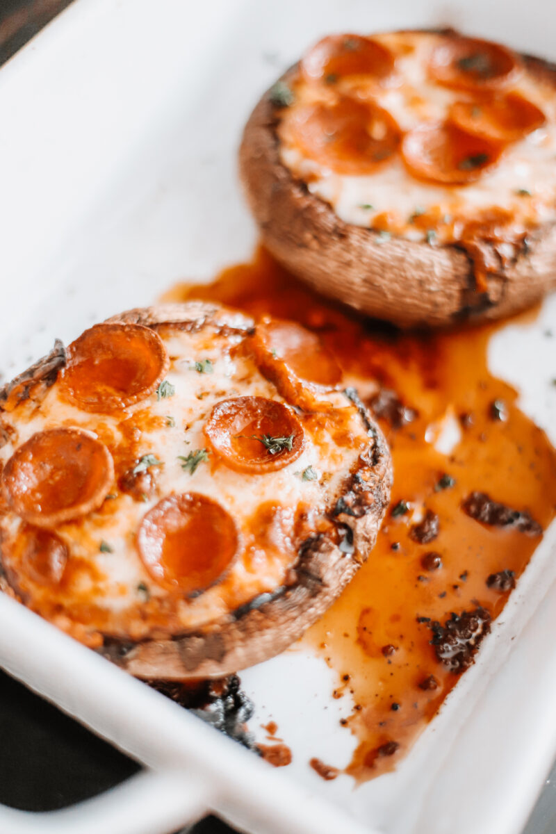 These quick and easy Portobello Mushroom Pizzas are done in 10 minutes in the oven, baked to perfection. Gluten-free, low carb and keto friendly. Keto Dinners | Quick and Easy | Keto Dinner | Keto Pizza | Portobella | Portobello Mushroom Caps | GF Pizza | Ketogenic Diet | Keto Recipe | Weight Loss |