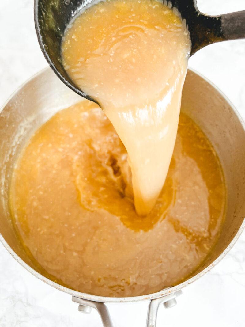 This Bone Broth Recipe has a plethora of health benefits. It accelerates weight loss, digestion, gut healing, detox, collagen production, anti-aging and much more. Liquid Gold | Superfood | Cleanse | Gut Health | Digestion | Detox | Reduce Wrinkles | Natural Botox | Skin Health | Hair Skin Nails | Liver Detox | Mental Clarity | Brain Health | Chicken Bone Broth | Crockpot Method | Slow Cooker | Stovetop | Stove Top | Immunity | Metabolism | Sleep