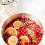 How to Make Stovetop Christmas Potpourri - a natural, non-toxic holiday recipe to make your home to smell like the holidays! Christmas Recipe | Natural | Non-Toxic | Essential Oils | Holiday Season | Christmas Spirit | Smells Like Christmas | Holiday Smell | Stovetop Potpourri | Slow Cooker Method | How to | DIY Potpourri | Family Tradition | Christmas Activities |