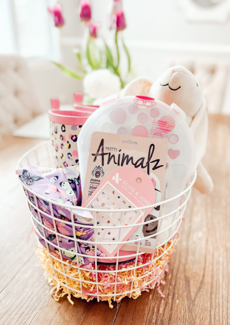 If you're looking for realistic Easter gift ideas for girls, here are some practical and affordable cute spring themed gift ideas that your daughter will love! Motherhood | Parenting | Gift Guide | Kids | Daughters | Easter for Kids | Gifts for Girls | Spring Style | Easter Basket Fillers | Add ins | Goodies |