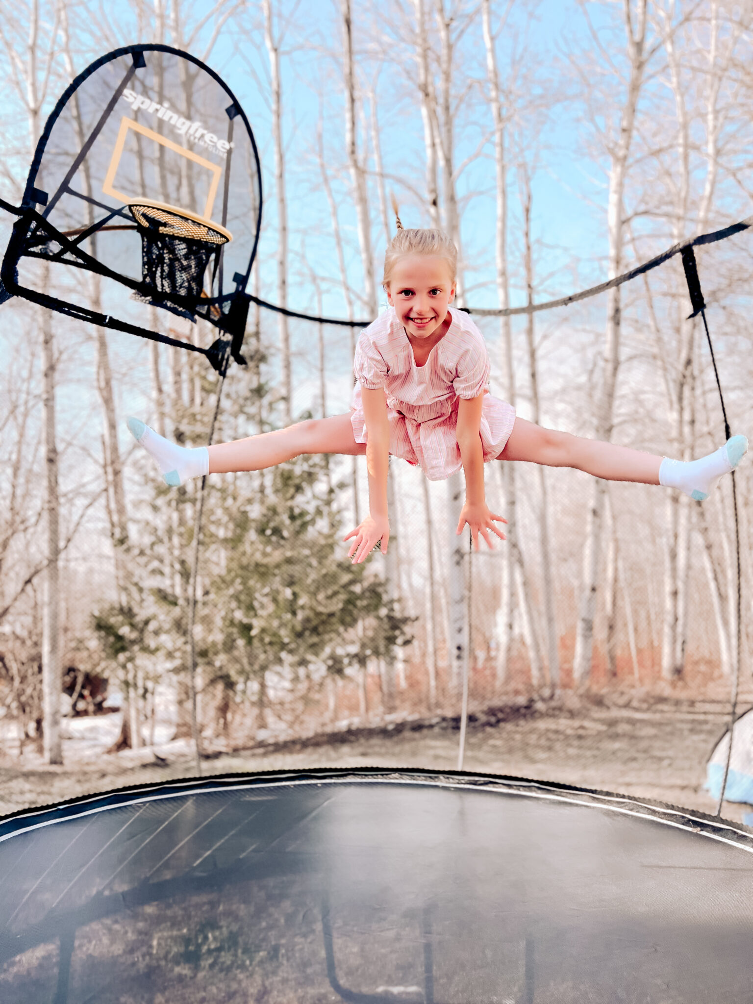 A review of the safest trampoline in the world, Springfree trampolines get kids outdoors, active, and making memories all summer as a family. Family Fun | Outdoors | Activities | Exercise | Backyard Fun | Birthday Parties | Movie Night | Camping | Summertime | Sumer Fun | Children | Motherhood | Parenting | Summer Ideas | Safety | Safest |