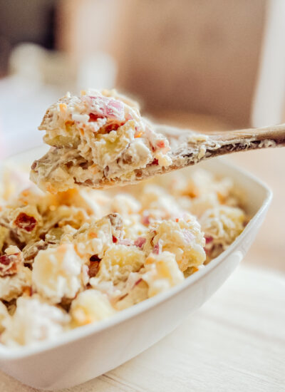 This bacon and cheddar loaded potato salad is creamy and delicious. An easy family friendly and gluten-free side dish to make for dinner. Potato Side Dishes, Dinner Sides, Potatoes, Simple Recipes, Easy Potato Recipe, Loaded Potatoes, Creamy Potato Salad Dressing, Family Dinners