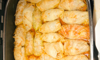 These traditional cabbage rolls are a comfort family recipe that's hearty and filling for special holidays or weeknight dinners and meal prepping. Main Dish, Family Dinners, Meal Prepping, Sugar Free, Gluten-Free, Polish Stuffed Cabbage Rolls, Gołąbki, European Recipes, Stuffed Cabbage Recipe