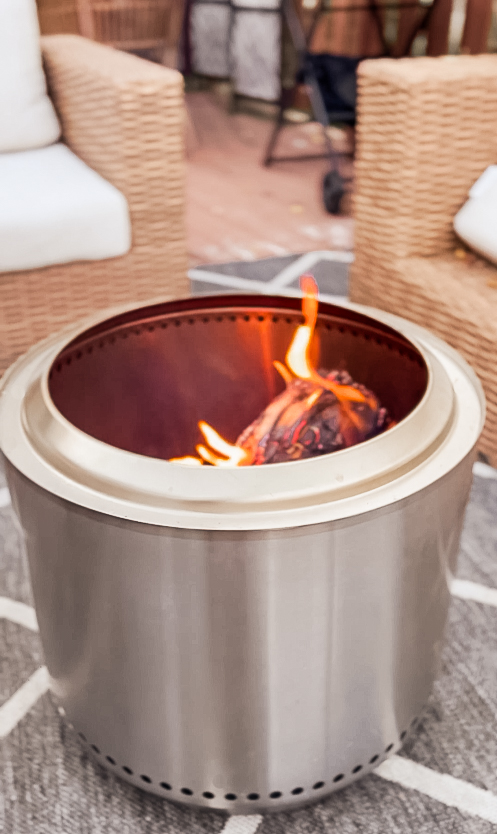 Gift Idea | Christmas Gift | Portable Fire Pit | Family Camping | Backyard Living | Outdoors | Outdoor Living | Glamping | Smokeless Fire Pit | Portable Bonfire | Backyard Deck | Deck Ideas | Deck Inspiration | Deck Styling | Cottage Living | Cozy | Outdoor Activities |