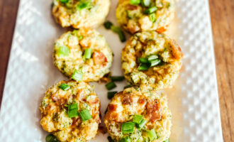 These delicious and healthy Broccoli Egg Bites to meal prep for a healthy breakfast. An egg muffin recipe that's low carb, keto & gluten-free. Cheddar Bacon Broccoli Breakfast Brunch Kids Toddlers Family Eggs Quiche Cups Baked Make Ahead
