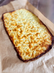 This delicious, low carb cottage cheese flatbread can be used for sandwiches or pizzas. No flour, gluten-free, keto, and high protein. Keto sandwich | Wraps | Lunch | Brunch | Pizza Crust | Low Carb Flatbread | Keto Sandwich Bread | Easy and Healthy | Cottage Cheese Recipe | High Protein Recipe