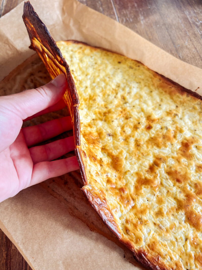 This delicious, low carb cottage cheese flatbread can be used for sandwiches or pizzas. No flour, gluten-free, keto, and high protein. Keto sandwich | Wraps | Lunch | Brunch | Pizza Crust | Low Carb Flatbread | Keto Sandwich Bread | Easy and Healthy | Cottage Cheese Recipe | High Protein Recipe