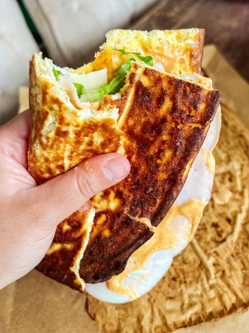 This delicious, low carb cottage cheese flatbread can be used for sandwiches or pizzas. No flour, gluten-free, keto, and high protein. Keto sandwich | Wraps | Lunch | Brunch | Pizza Crust | Low Carb Flatbread | Keto Sandwich Bread | Easy and Healthy | Cottage Cheese Recipe | High Protein Recipe