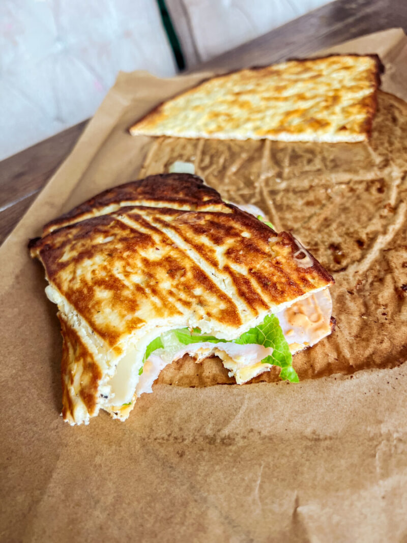 This delicious, low carb cottage cheese flatbread can be used for sandwiches or pizzas. No flour, gluten-free, keto, and high protein. Keto sandwich | Wraps | Lunch | Brunch | Pizza Crust | Low Carb Flatbread | Keto Sandwich Bread | Easy and Healthy | Cottage Cheese Recipe | High Protein Recipe