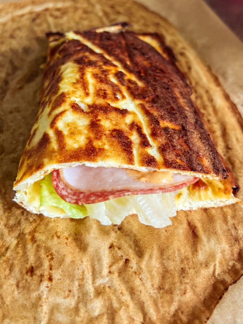 This delicious, low carb cottage cheese flatbread can be used for sandwiches or pizzas. No flour, gluten-free, keto, and high protein. Keto sandwich | Wraps | Lunch | Brunch | Pizza Crust | Low Carb Flatbread | Keto Sandwich Bread | Easy and Healthy | Cottage Cheese Recipe | High Protein Recipe