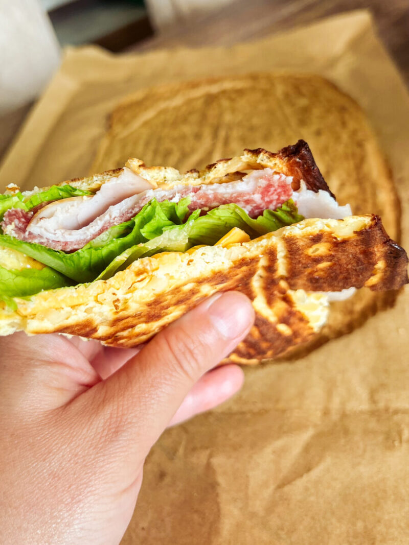 This delicious, low carb cottage cheese flatbread can be used for sandwiches or pizzas. No flour, gluten-free, keto, and high protein. Keto sandwich | Wraps | Lunch | Brunch | Pizza Crust | Low Carb Flatbread | Keto Sandwich Bread | Easy and Healthy | Cottage Cheese Recipe | High Protein Recipe